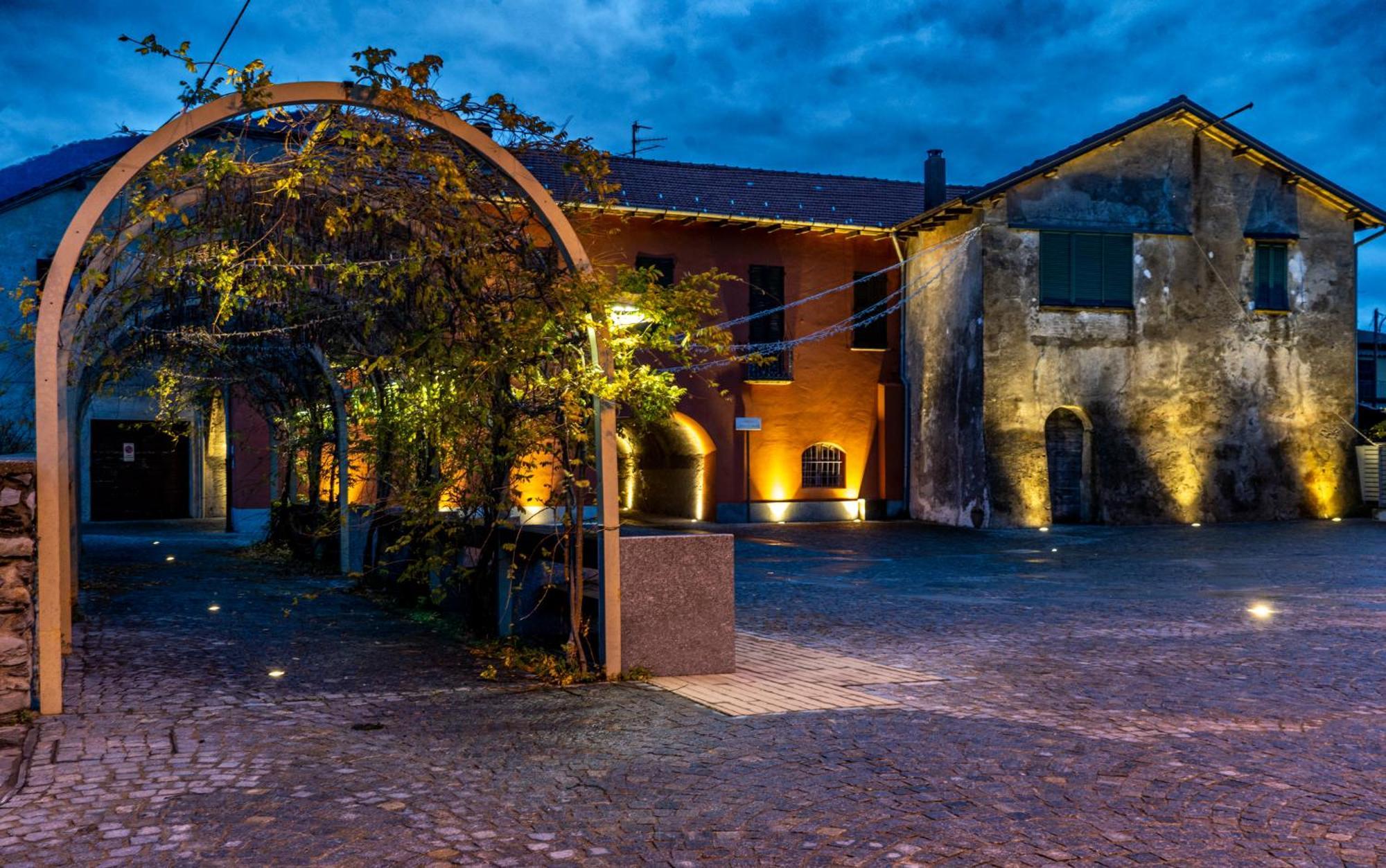 Casa Del Borgo "Aria & Acqua" Sul Lago Maggiore Maccagno 外观 照片